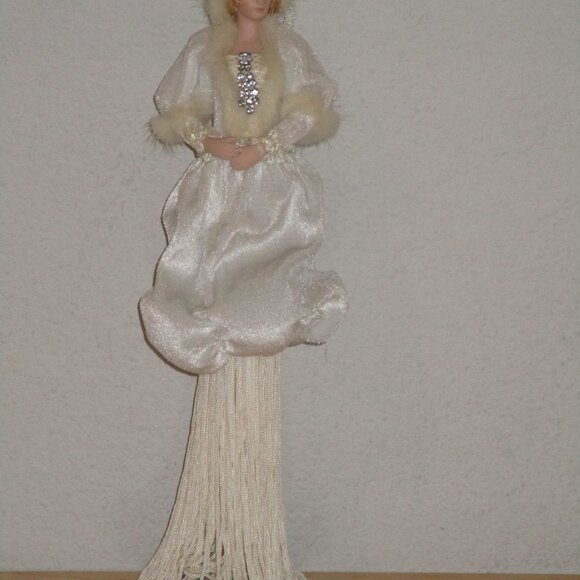 Popular Creations Other - Popular Creations Victorian White Faux Fur Short Dress Porcelain Hands Good